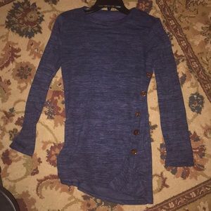 Long sleeve shirt with button